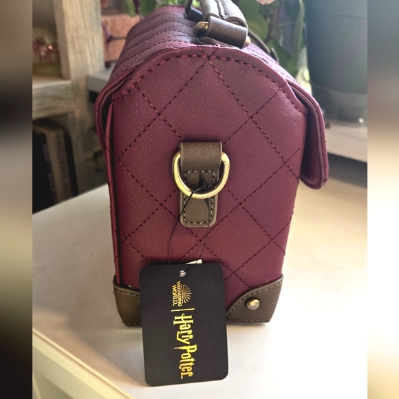Warner Bros. Harry Potter Gryffindor Quilted Burgundy Mini Handbag - Picture 8 of 10